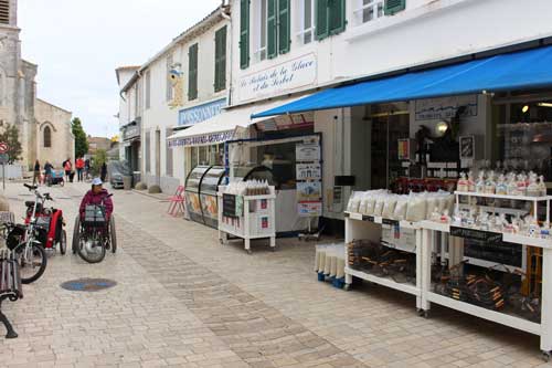 Couarde Souvenir Shop