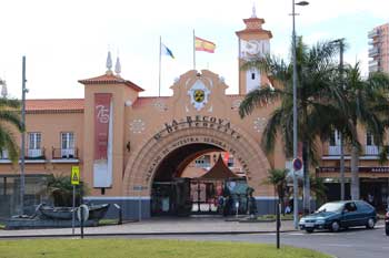 Santa Cruz market entrance